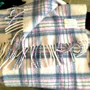 Lochmere 100% cashmere scarf